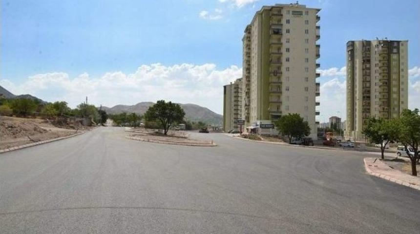 Kazım Karabekir Mahallesi'ne 10 Bin Ton Asfalt D&ouml;k&uuml;ld&uuml;