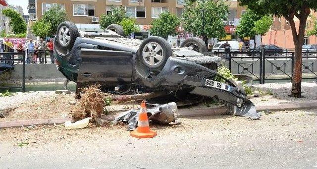 Kontrolü Kaybeden Sürücü Otomobilden Atladı