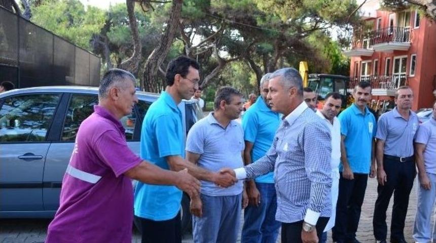 Belediye Başkanı S&ouml;zen Personelle Bayramlaştı