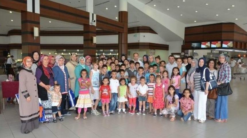 Kartepeli &Ccedil;ocukların Bayram Sevinci