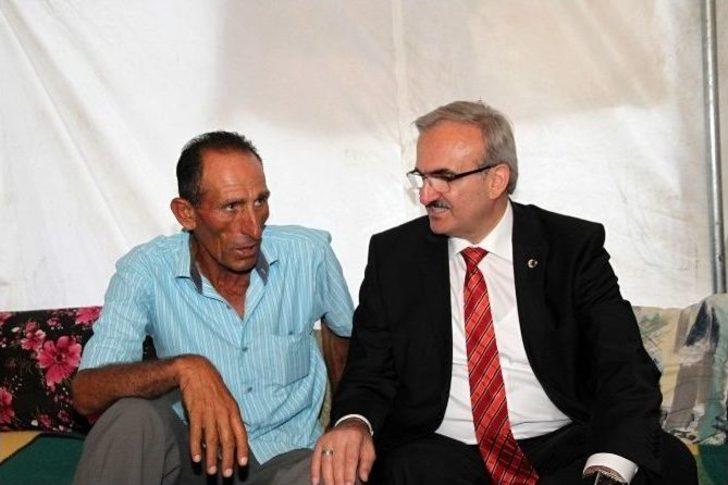 Vali Karaloğlu, Mevsimlik İşçilerle Birlikte Oruç Açtı G5