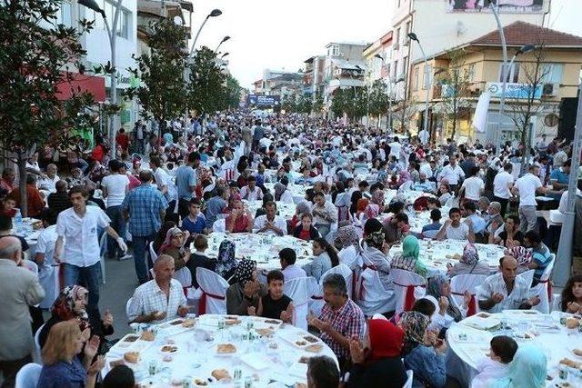 Kardeşlik Sofraları Akyazı’da Kuruldu