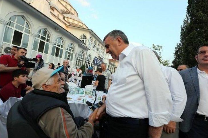 Kardeşlik Sofraları Akyazı’da Kuruldu G2