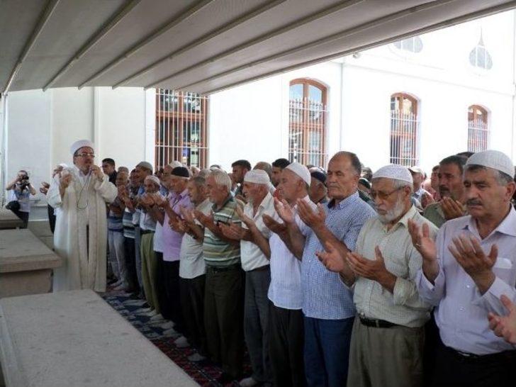 Gazze’de Ölenler İçin Giyabi Cenaze Namazı Kılındı G4