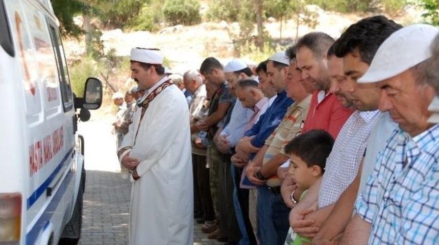T&uuml;rk'&uuml;n Cenazesi Isparta'da Toprağa Verildi