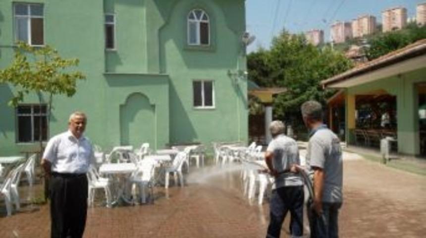 Camilerde Bayram Temizliği