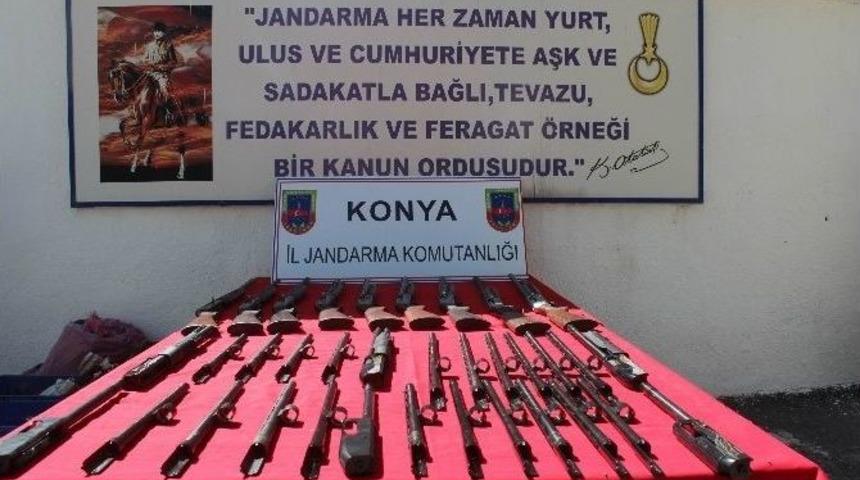 Silah At&ouml;lyesine &Ccedil;evrilen Eve Jandarma Baskını