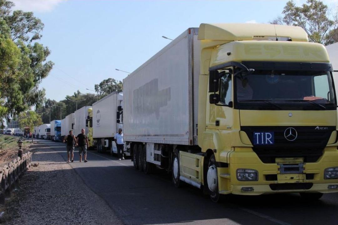 Hatay'da Tır Şof&ouml;rlerinden Yol Kapatma Eylemi