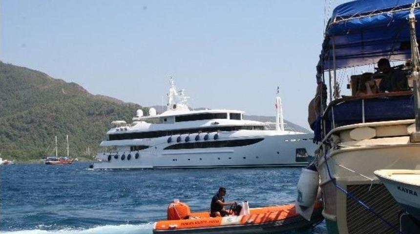 Dubai Emiri'nin Mega Yatı Marmaris Limanı'nı Karıştırdı