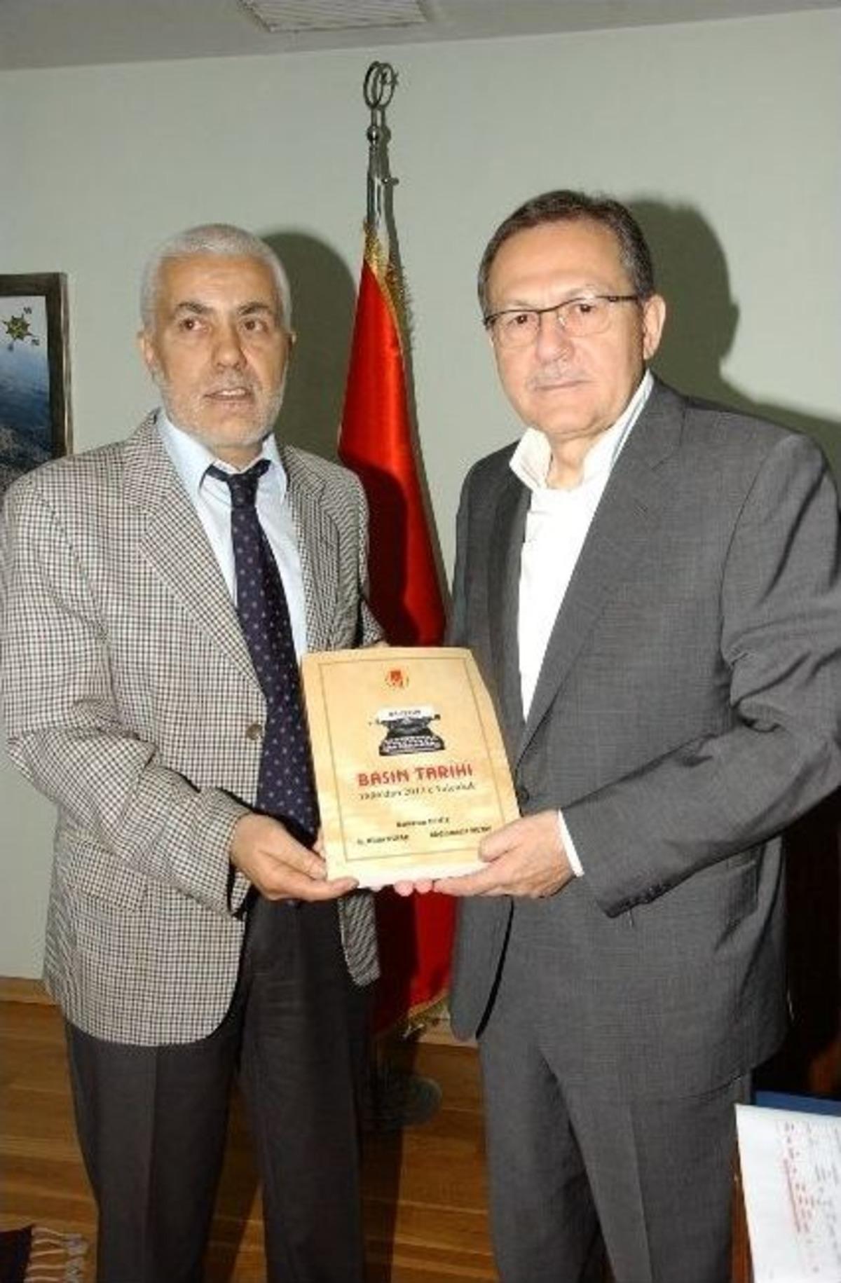 Eğitimci Başkandan, Kurum M&uuml;d&uuml;rlerine Kırık Not