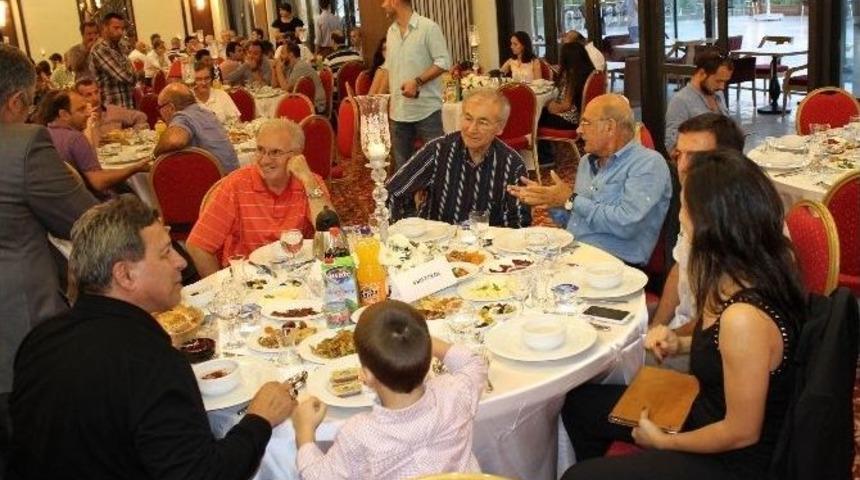 T&uuml;rkiye Spor Yazarları Derneği (tsyd) İftar Yemeği Verdi
