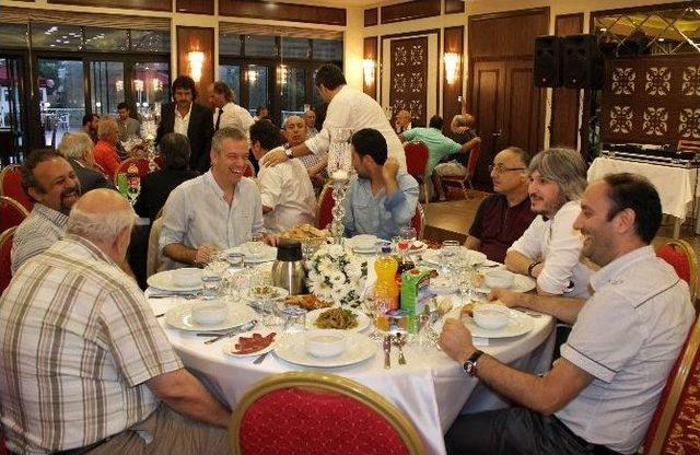 Türkiye Spor Yazarları Derneği (tsyd) İftar Yemeği Verdi 1