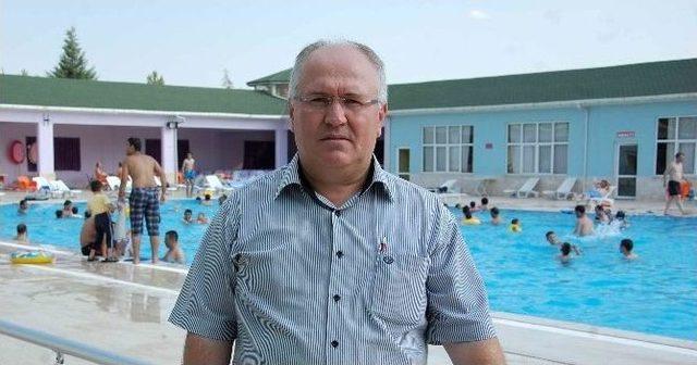 Kavurucu Yaz Sıcaklarından Bunalanlar Eynal Kaplıcalarındaki Aqua Parka Akın Ediyor