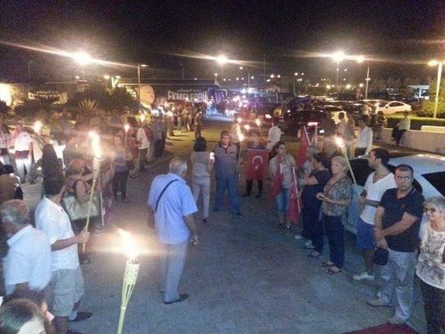 Ekmeleddin İhsanoğlu Antalya’da Meşalelerle Karşılandı