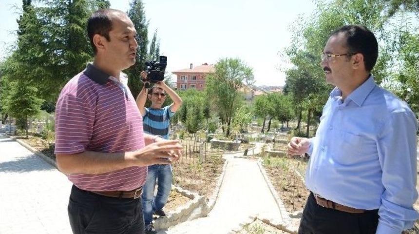Uşak&rsquo;ta Bayram &Ouml;ncesi Mezarlıkların Bakımları Tamamlandı