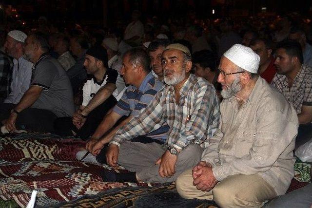 Beykozlular Ellerini Semaya Gazze İçin Açtı 2