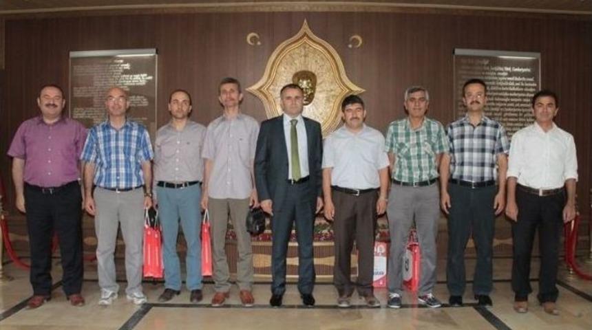 Milli Eğitim M&uuml;d&uuml;rl&uuml;ğ&uuml;&rsquo;nden &ldquo;karaman&rsquo;da İz Bırakanlar&rdquo; Kitabı