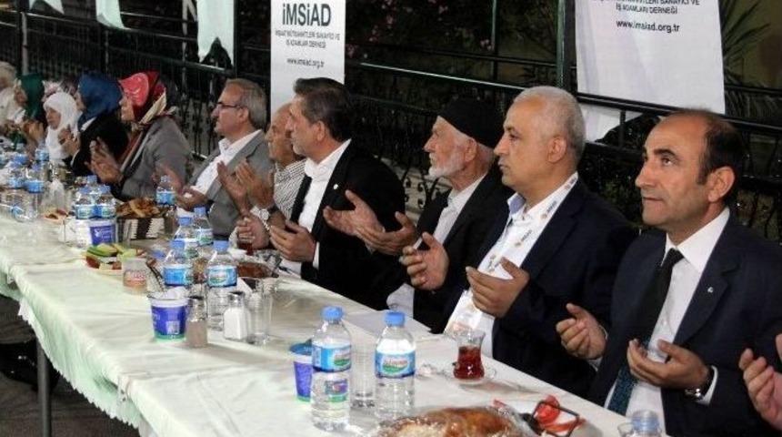 İmsiad Huzur Evinde Verdiği İftar Yemeğinde Üyeleri Ve Yaşlılar İle Bir Araya Geldi