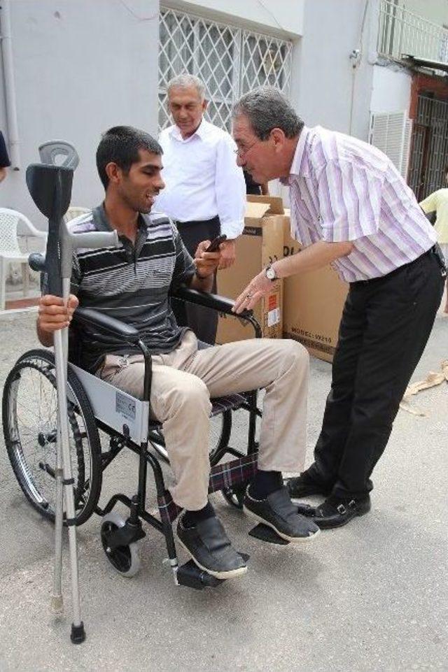 Hayırsever, Bayram Arifesi 10 Engelliyi Sevindirdi 1