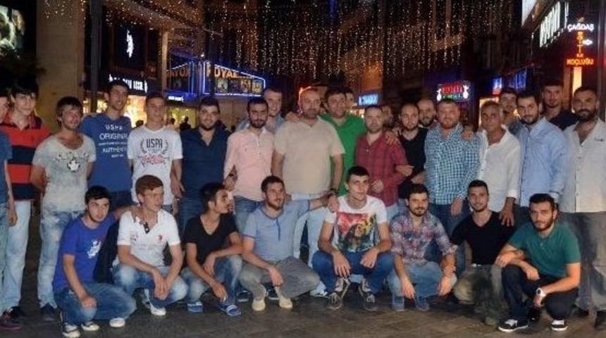 Trabzonlu Gen&ccedil;ler Taraftar Grubu İftarda Buluştu