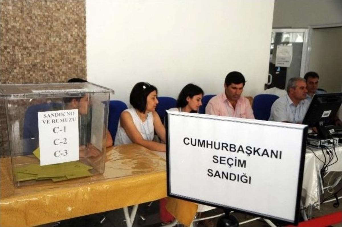 Antalya Havalimanı&rsquo;nda Oy Verme İşlemi Başladı