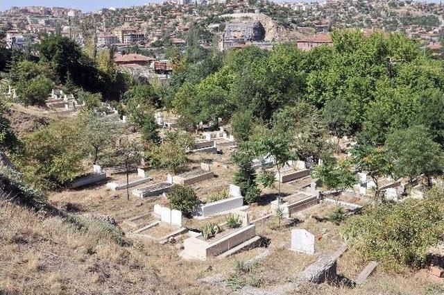 Mezarlıklarda Bayram Temizliği 2