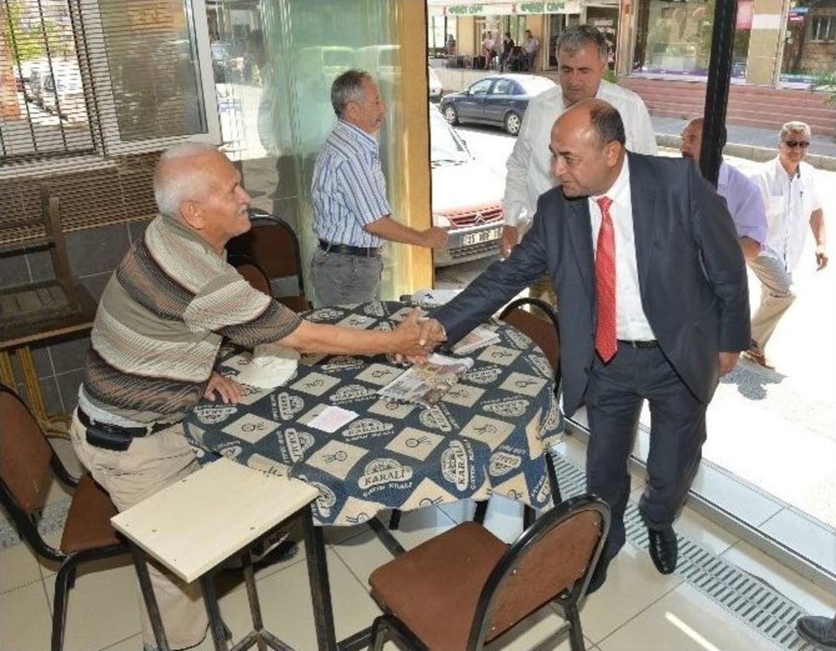 &Ccedil;iğli Sokaklarında Bayramlaşma Coşkusu