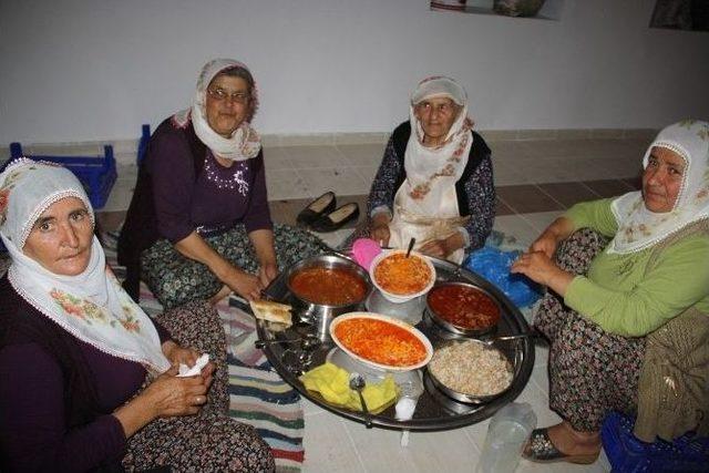 Sokak İftarına 2 Bin 500 Kişi Katıldı