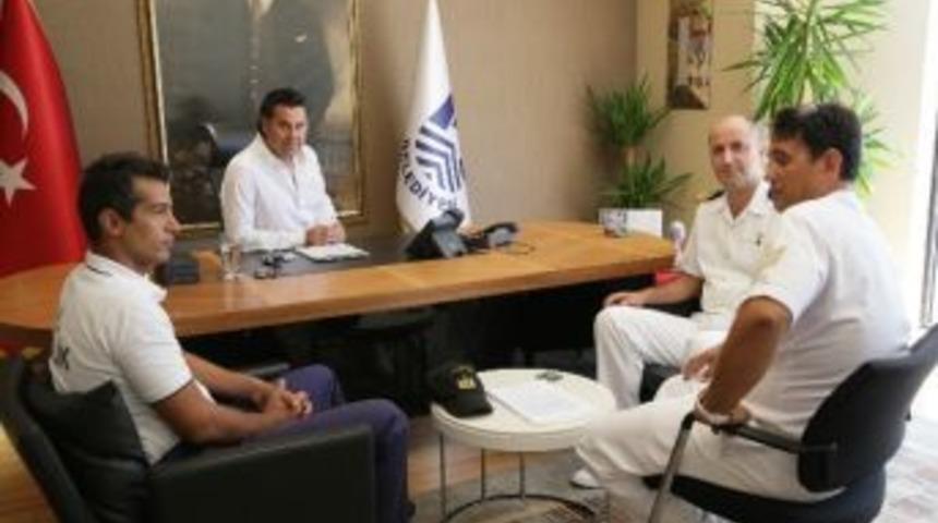 Komutanlar Başkan Kocadon İle Bayramlaştı