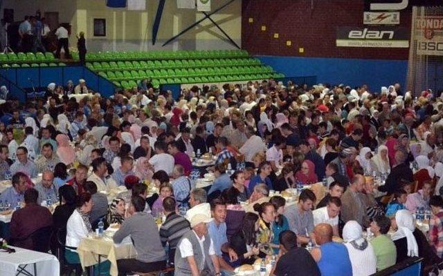 Güngören Belediyesi Ramazan Bereketini İftar Sofralarına Taşıdı