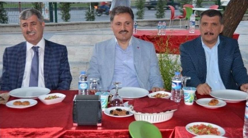 Battalgazi Belediyesi'nden İftar Yemeği