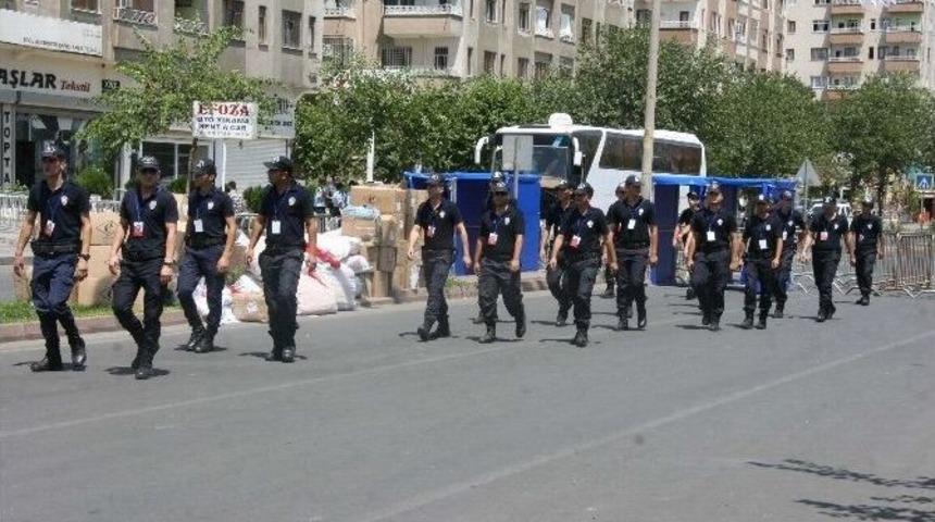 Diyarbakır Başbakan Erdoğan'ı Bekliyor