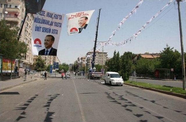 Diyarbakır Başbakan Erdoğan'ı Bekliyor