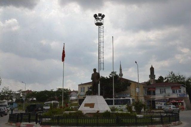 Kapaklı da Meydanlar Işıl Işıl 1
