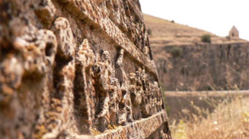 Din bir mezhep neden d&ouml;rt tane