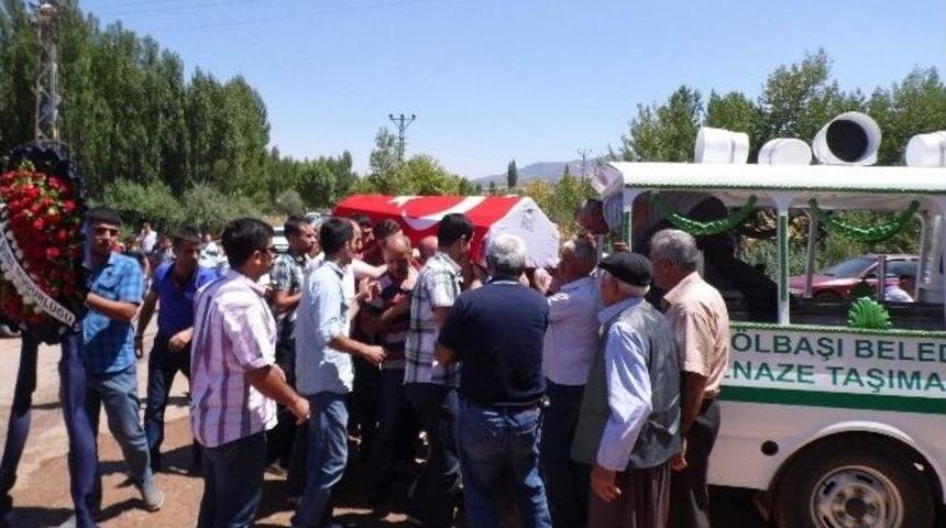 İntihar Eden Polis Toprağa Verildi