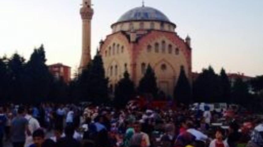 G&uuml;ny&uuml;z&uuml;l&uuml;ler İftar Yemeğinde Buluştu