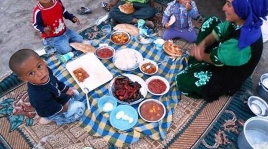 Tarım İşçilerine İftar Yemeği