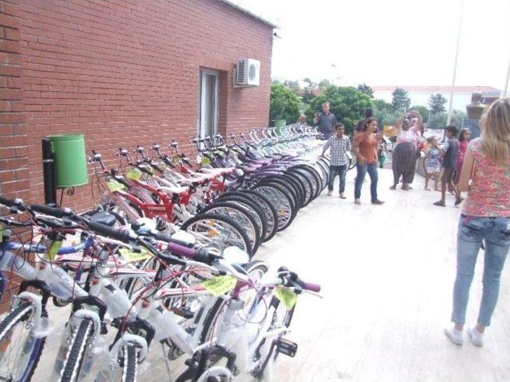 Şarköy Kaymakamından Başarılı Yoksul Öğrencilere Bayram Hediyesi Bisiklet G1