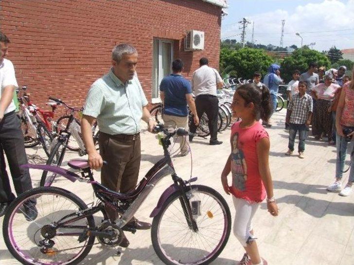 Şarköy Kaymakamından Başarılı Yoksul Öğrencilere Bayram Hediyesi Bisiklet G5