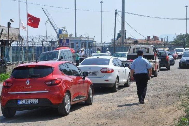 Vatandaşların Feribot Kuyruğu İsyanı G1