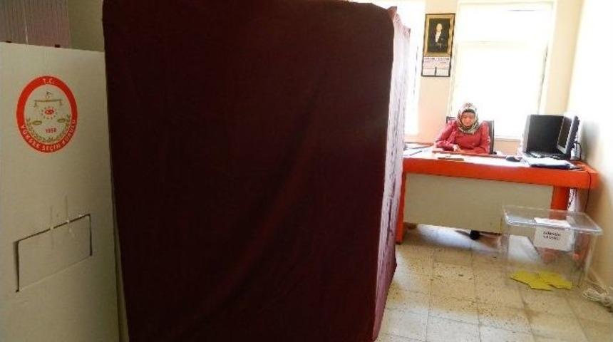 Sınır Kapılarında Oy Kullanma İşlemi Başladı