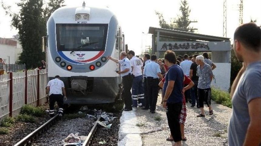 Saatini Sorduğu Trenin &Ouml;n&uuml;ne Atlayarak Yaşamına Son Verdi