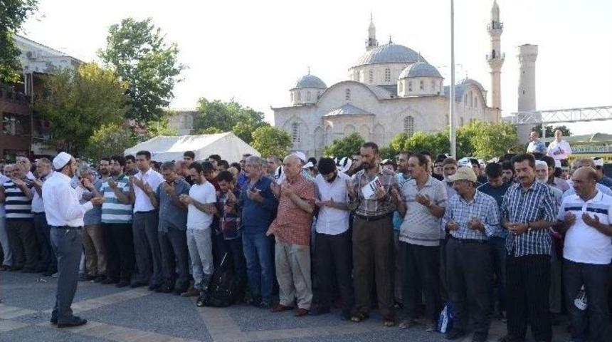 &Ouml;zg&uuml;r Gazze Platformu, İsrail'i Protesto Ederek, Gazze'ye Destek Verdi