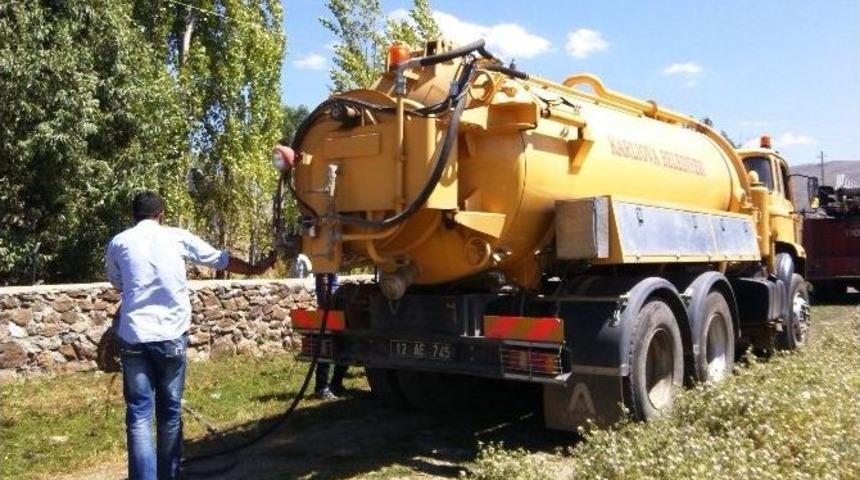 Belediye Yangına Vidanj&ouml;rle M&uuml;dahale Etti