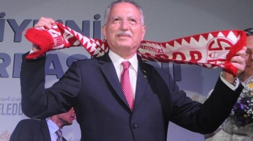 İhsanoğlu Antalya&rsquo;da İftara Katıldı