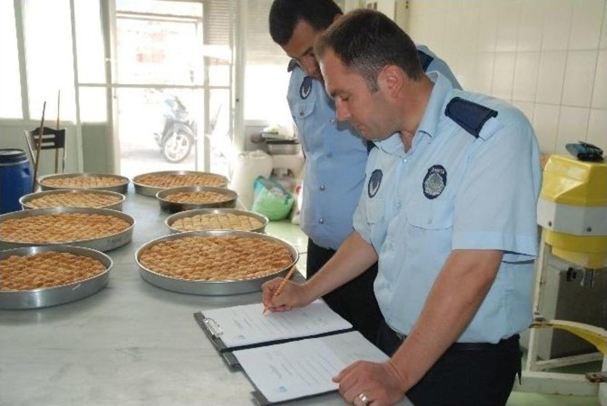 Dikili Bayrama Hazır