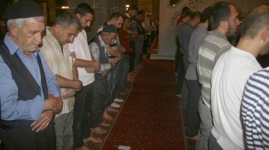 Ramazan Ayının Son Teravih Namazı Kılındı