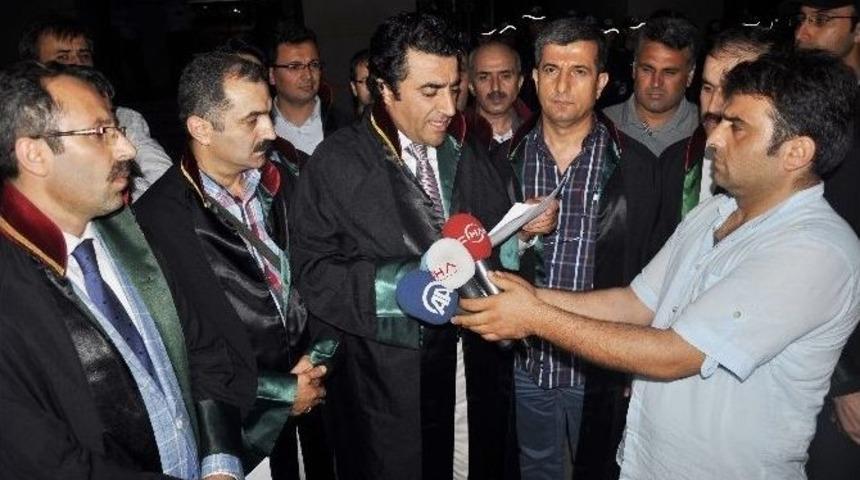 Polis Yakınları, Adliye &Ouml;n&uuml;nde İftar A&ccedil;tı