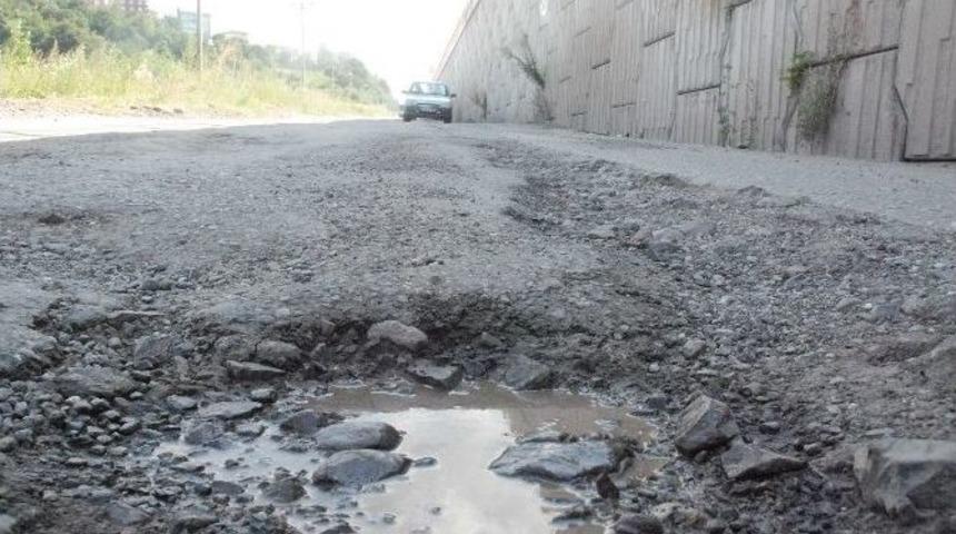 Kdz. Ereğli&rsquo;de S&uuml;r&uuml;c&uuml;lerden Bozuk Yol Tepkisi